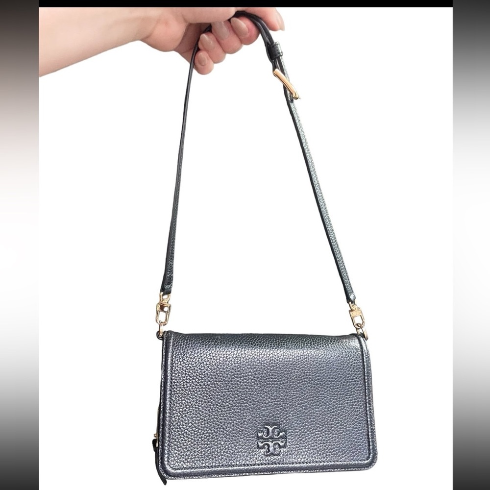 Tory Burch Raised Logo Leather Shoulder Bag in Black/Gold-Tone